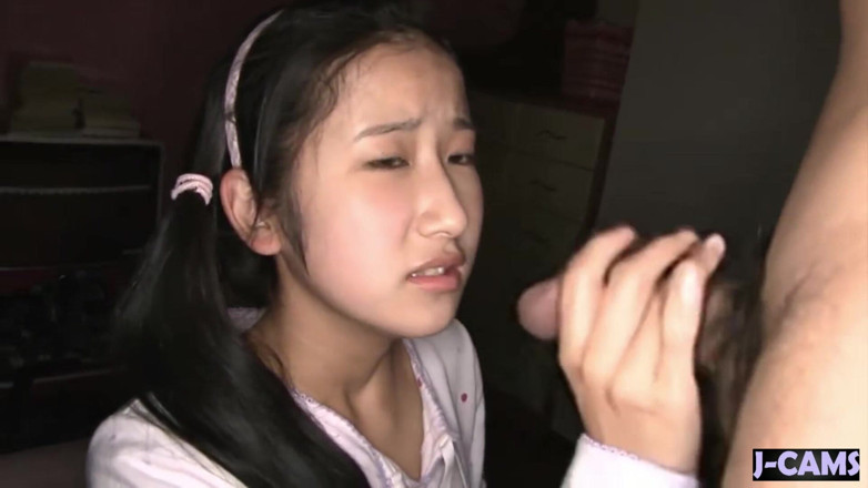 J-Cams: 娇小的胸部光滑美女裸体玩弄禁欲 - 场景1