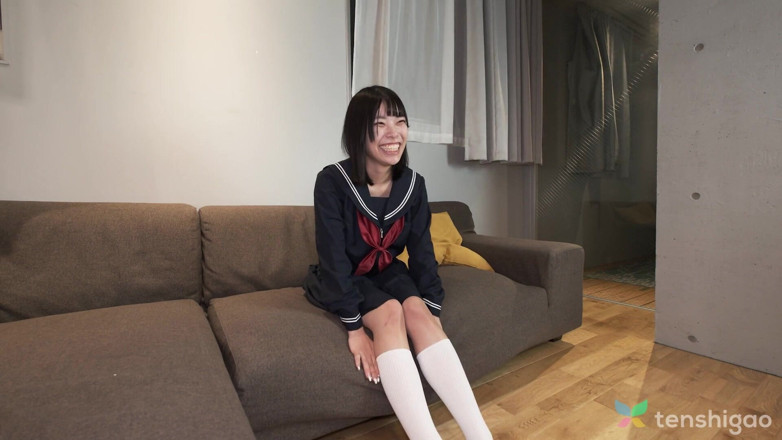 Tenshigao: Serina Hirose comel dikongkek dalam pakaian seragam pelajar