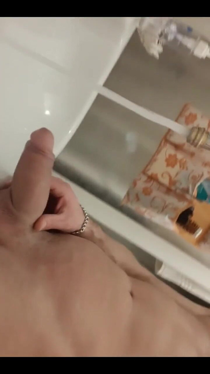 Boy jerking off: Bữa tiệc đã kết thúc ngay bây giờ