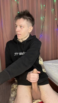 Twink Prostate Tingles During Intense Solo Hand Pump