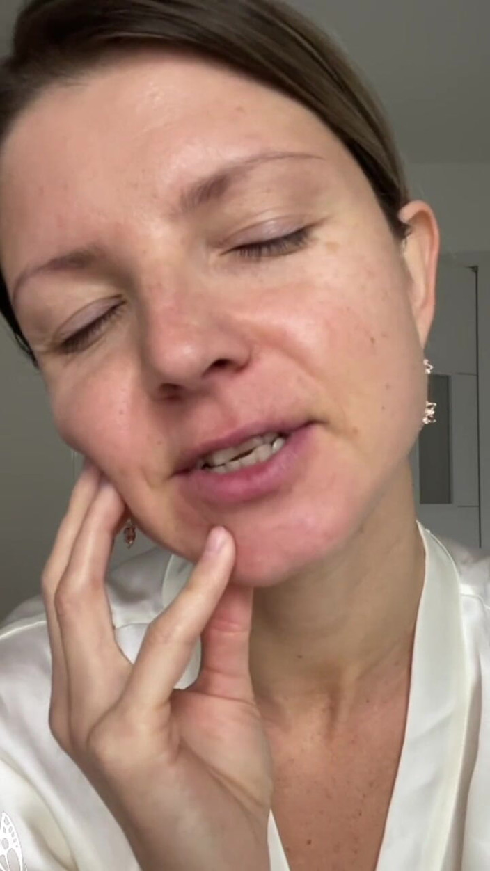 Gina Gerson: Solo Mattina Masturbazione Con La Mano