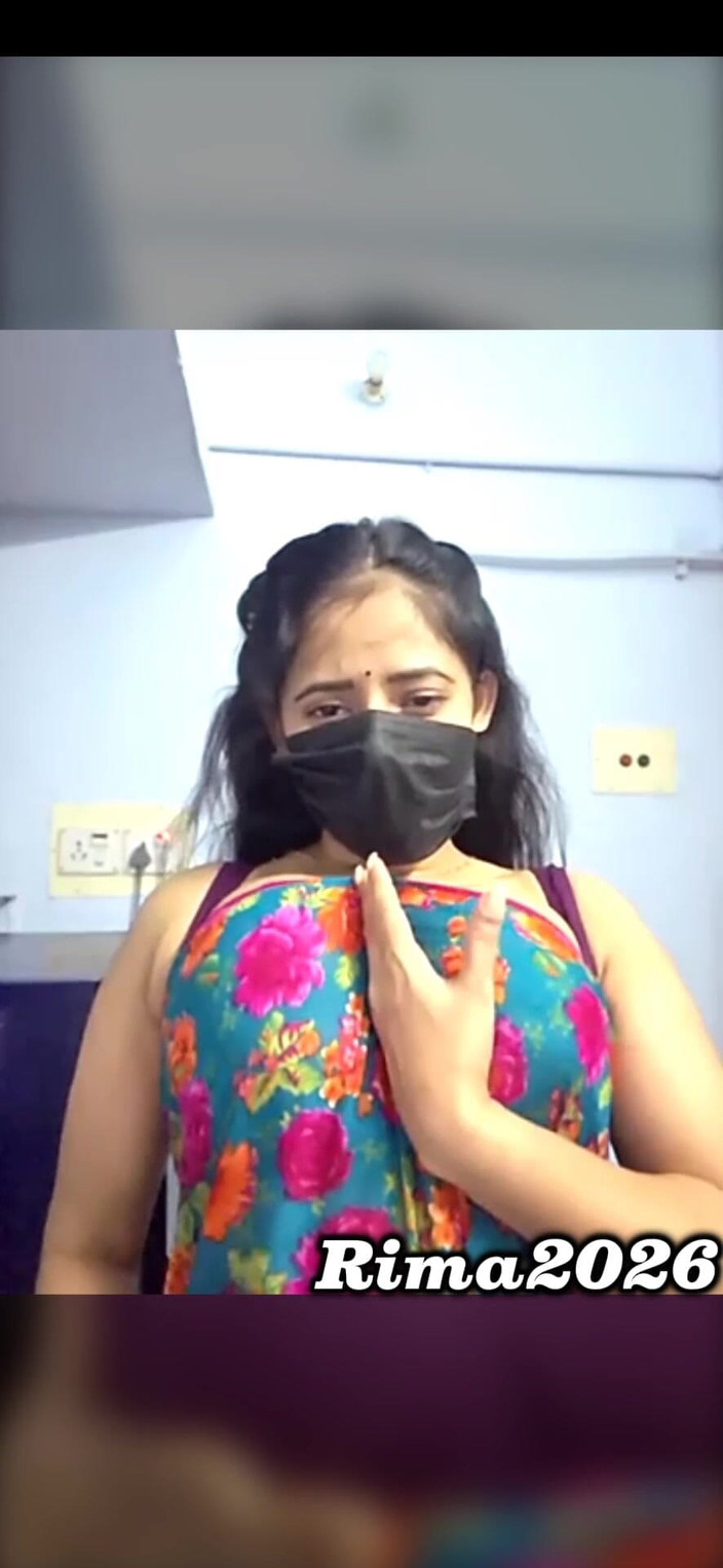 rima2026: Dhaka faculdade menina leva namorada para casa e fode ela