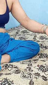 Teman wanita desi berpantat besar berkongkek dubur dalam gaya doggy sudut pandangan pertama