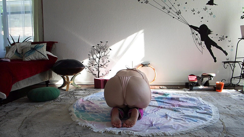 Aurora Willows: Aurora Willows yoga 2