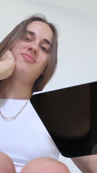 Wywiad o pracę POV z boginią stóp na wysokich obcasach