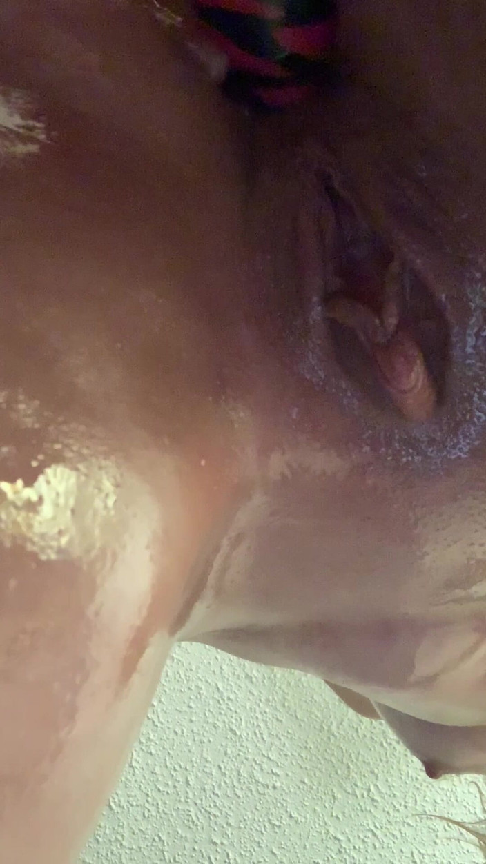 Suzy Wylde: Naoliwiony i gotowy do wybuchu część 2