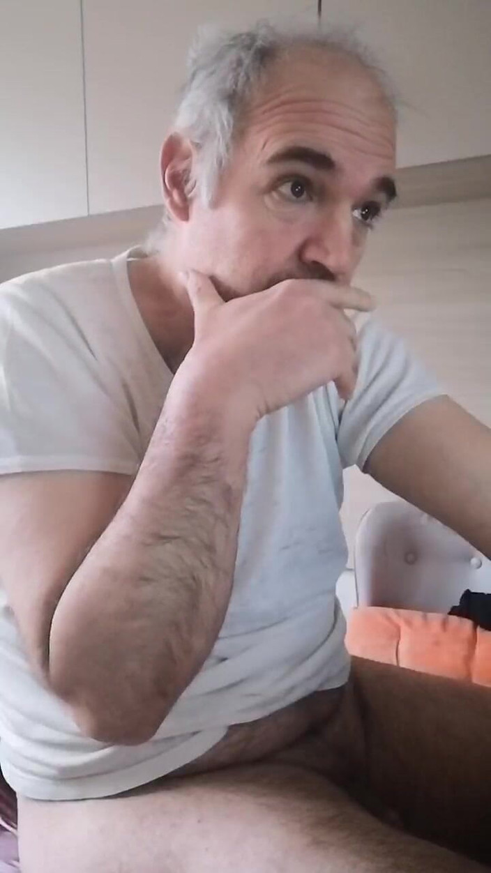 Setesesso7: Meando doble con una paja fresca temprano en la mañana...