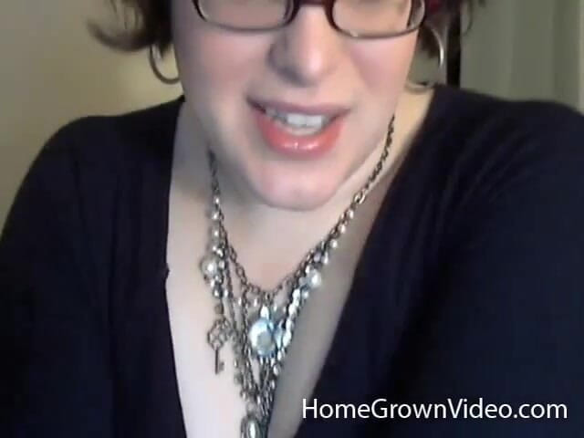 Homegrown BBW: Janna rubs one out