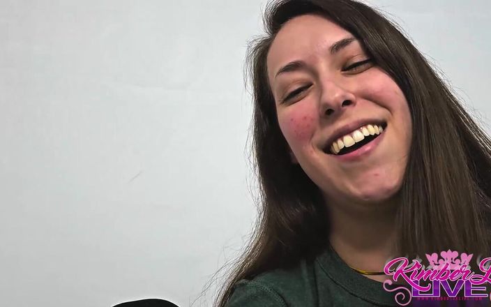 Kimber Lee: 绿帽男从kimber lee那里得到一个打手枪礼物