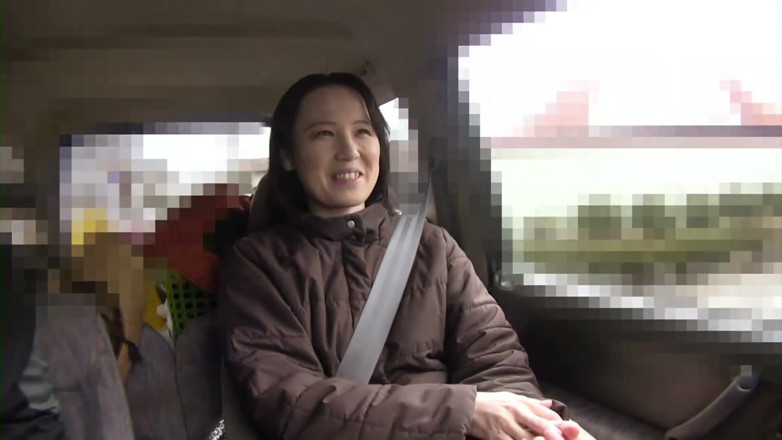 Asian Mature Climax: Sweet babe is playing with her toy at interview