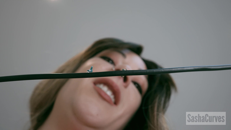 Sasha Curves: Les Jeux de Géante