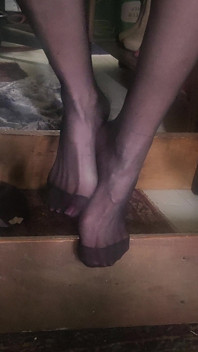 Awek baik menyembah kaki pantyhose hitam sudut pandangan pertama joi