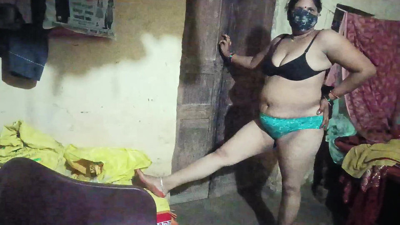 Desi_bhabhi121: सुंदर नौकरानी का पहला साक्षात्कार सेक्स! भारतीय सबसे अच्छा अश्लील वीडियो