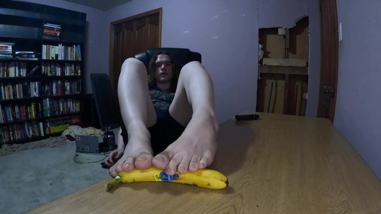 Mr Dimples: 玩香蕉的乐趣 - 暗恋和自我脚崇拜