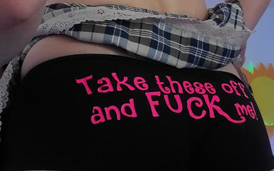 Krystall Cox: Krystall Cox v kleci cudnosti pomocí kundičky pumb a vibrátoru,...