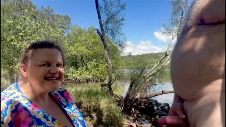 WeAreFukBunnies: Ein bisschen schwanz am fluss