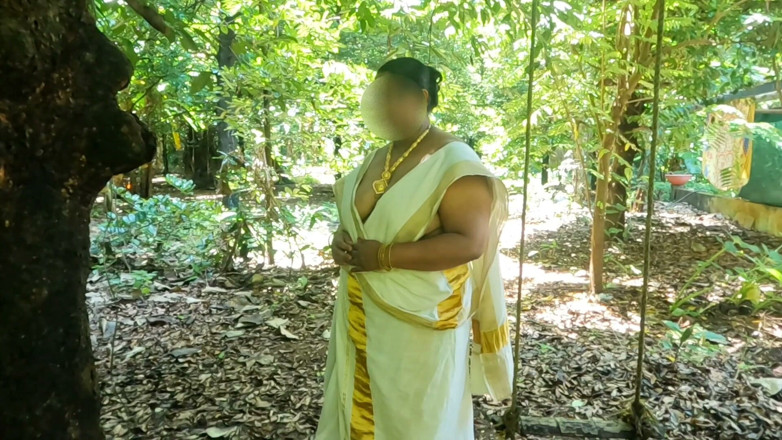 Anne Ipe: Kerala Style Traditional Set Mundu, Girl Getting Naked Outdoor Exposing...