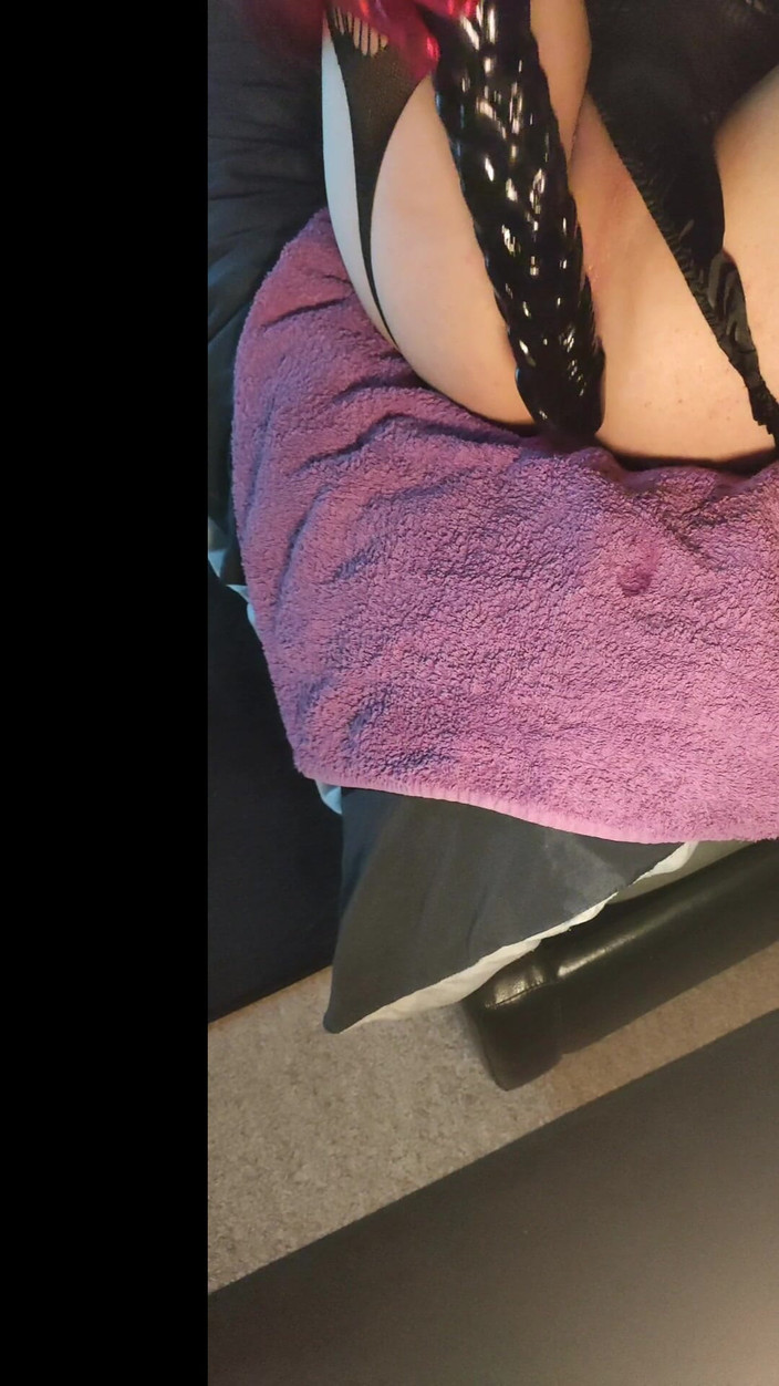 Sallyann: Dildo mostruoso