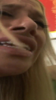 Interracial-porno mit Kylie G Worthy a versaute MILF mit rasierter muschi und goldenen haaren will einen bbc in ihrer geilen muschi