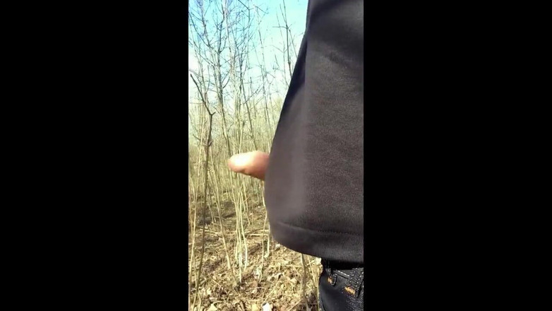 Idmir Sugary: 屋外で勃起して歩いているが、私はあまりにも怖くて絶頂できなかった