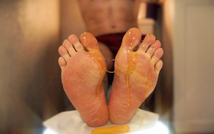 CashmasterAngel: Craving Honey and Smelly Feet