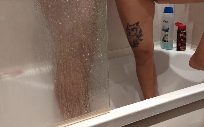 Emma Alex: Masturbare reciprocă la duș
