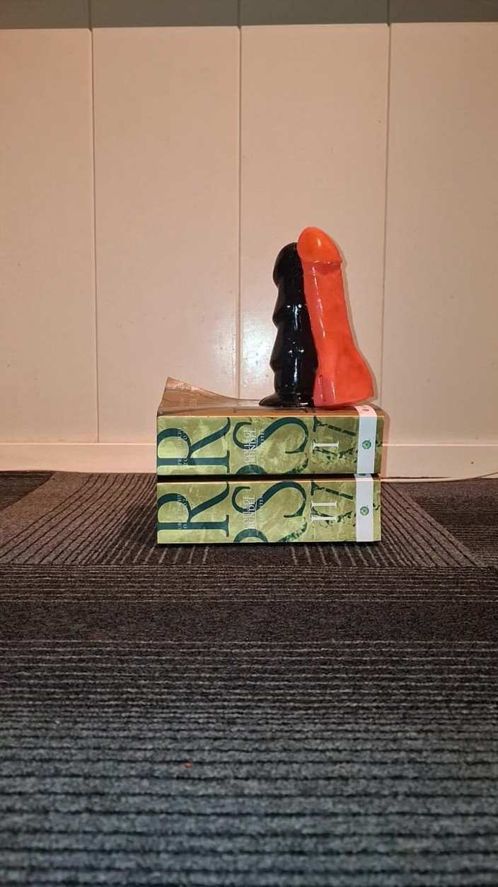 NoFace Twink X: Dildo dubur tiga kali gay twink