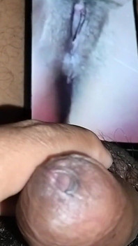 Rastgele amcık ve göğüsler desi kesilmemiş siyah thik yarak mastürbasyonu gördükten sonra bir haraç mastürbasyonu