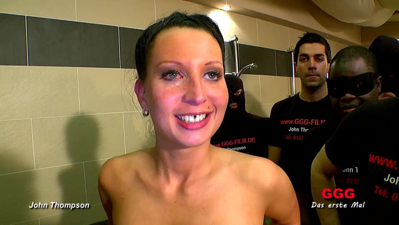Casting GIRLS AND FIRST PORNO: Lexa Velvet Craves Cum Swallowing Gangbang