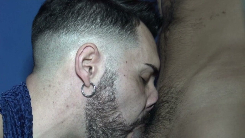 STRAIGHT BOYS CURIOUS FROM PRAHA: エボニーのツインクが継父に抱かれた