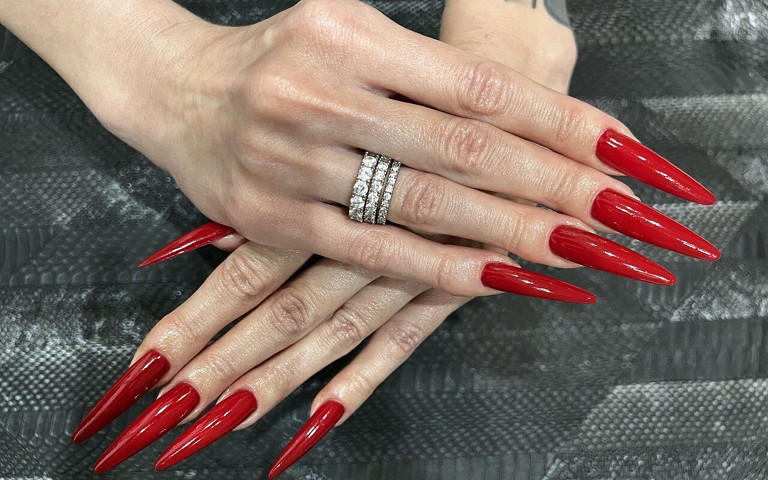Long Red Nails Vid, Long Finger Fetish, Hands, Oil Hands (Julia domaina)