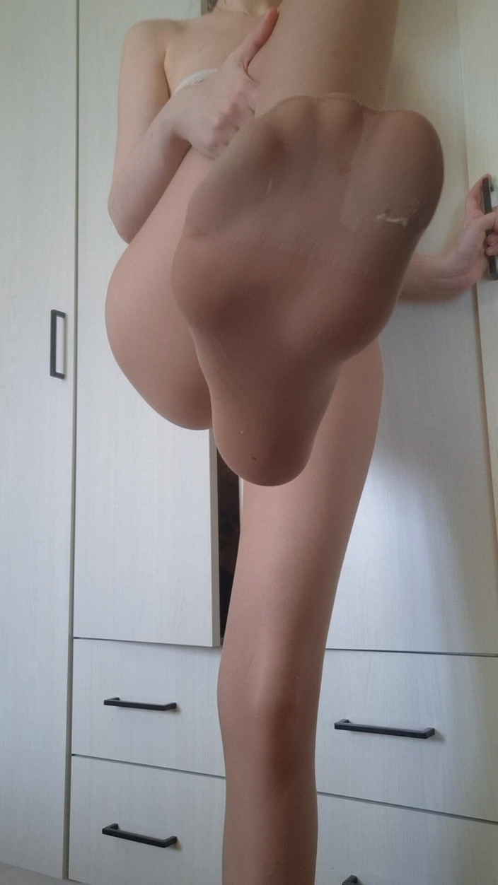 ElzaKom: Awak Dapat Kandungan Terhangat Daripada Saya!