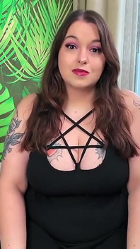 Magic Lipstick Kisses to Feminize Misogynistic BF
