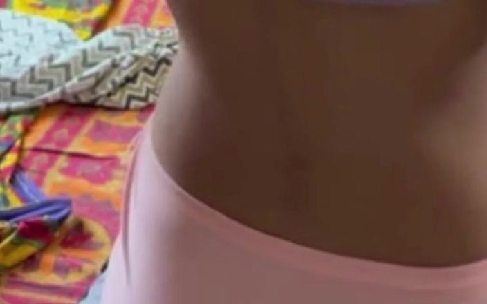 YourDickSucker: कॉलेज गर्ल पढ़ना चाहती थी लेकिन फिर चुद गई