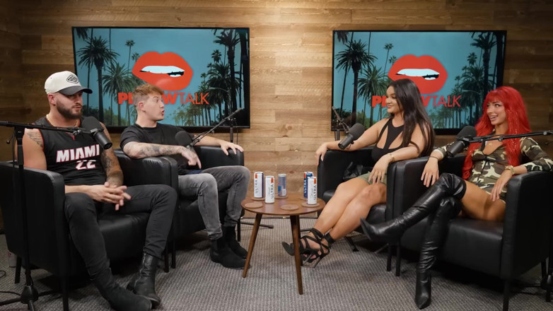 Pillow Talk: Alexas Morgan har en * l orgasmer
