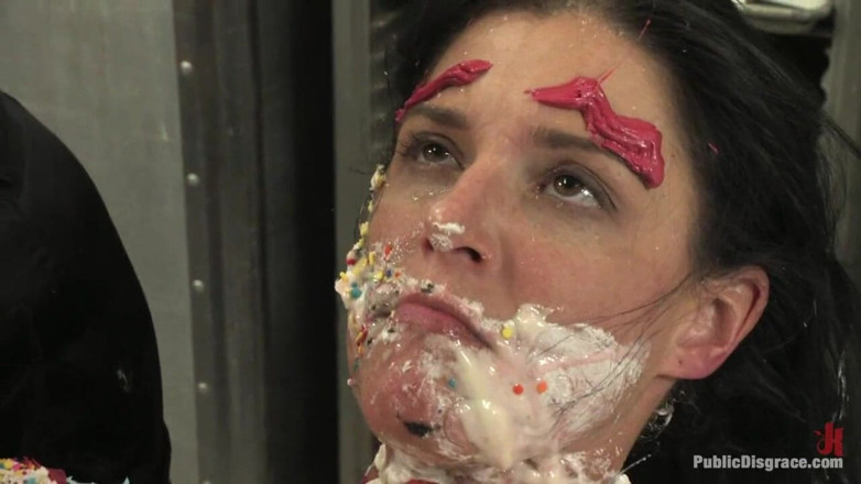 Public Disgrace by Kink: Piece of Cake