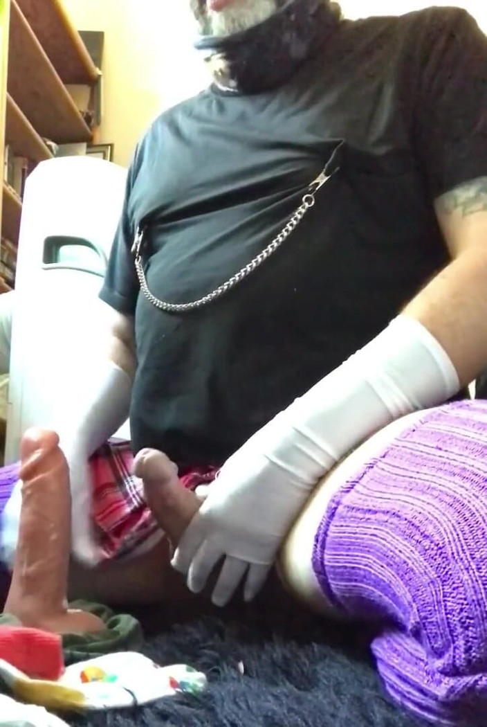 Kinky horny gay bois: La sissy boi arrapata viene due volte così calda