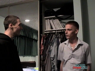 Skater Spank: Orgie výprask chlapce!