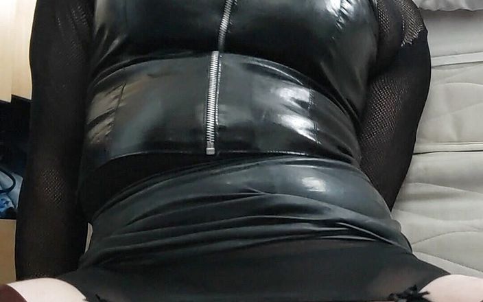 Trans sex: Транс-Холлі знову грає