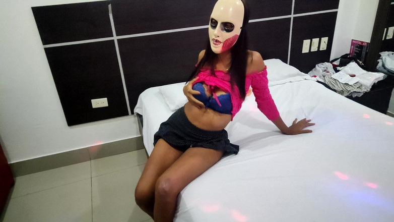 NEGRITA SEXY: Я был так взволнован, что я хотел помастурбировать, и я не мог выдержать этого, и так как я горячая черная девушка, я знала, что мастурбация