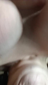 Sarkık cadı yaşlı sapık şeker tarafından sikiliyor