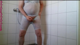 Kåt dusch i nattkläder