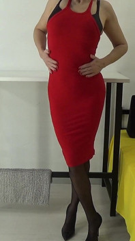 Solo Con Un Vestido Rojo