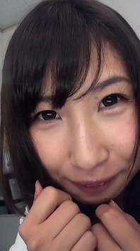 Subjectieve geurfetisj - senior kantoordame ruikt de geur van zweet na verkooprondes: Yui Hidaka