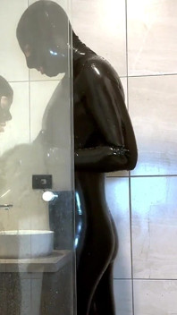 Mandi selepas merakam dengan awek gloomi - Alex Latex