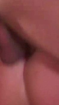 La bella bionda si fa distruggere la figa e il culo e pieno di sperma