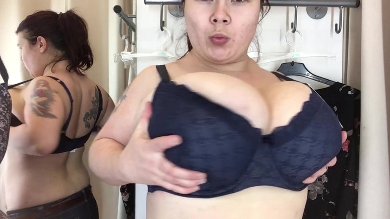 Roxanne Miller: Podprsenky v šatně