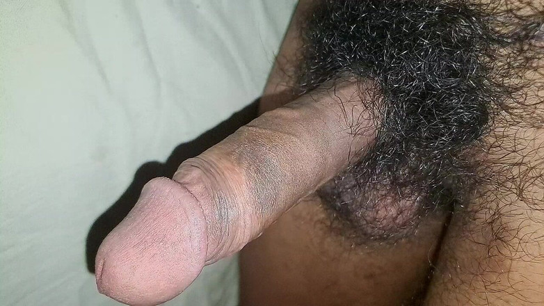 Desi_Porn_India: Joven indio está mostrando su gran polla parte 1