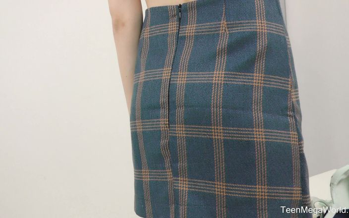 Teen Mega World: 疲れているが、まだオーガズムの準備ができている