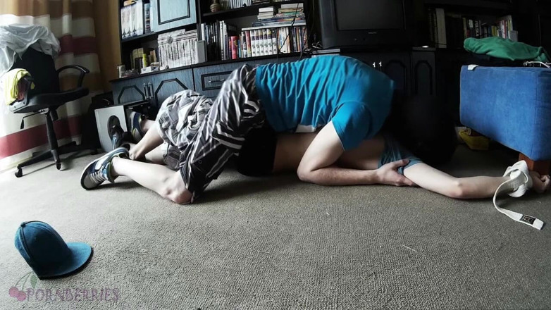 Ethan Alex: Svázané twink dominuje maskovaný chlap